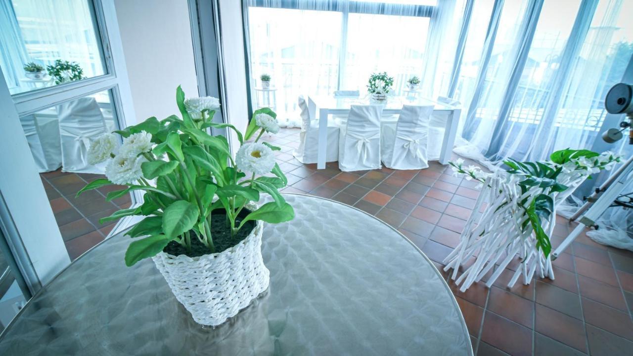 Fontana Oasis Apartments Castelnuovo del Garda Exterior photo